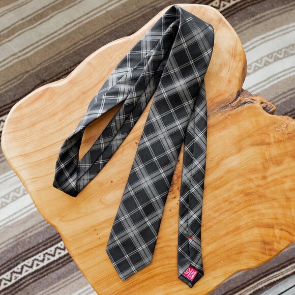 CHAPS BY RALPH LAUREN 100% SILK PLAID NECK TIE TAUPE GRAY BLACK - Picture 3 of 4
